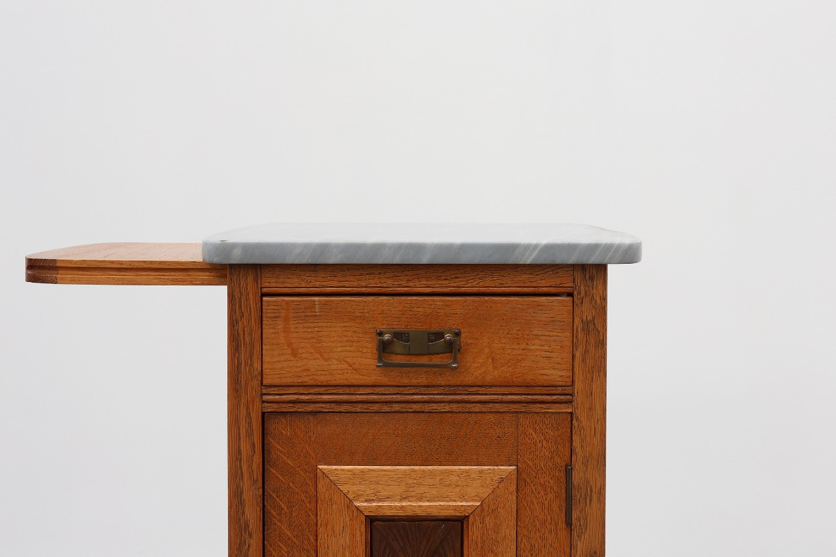 Rare paire de l'Art Nouveau, tables de nuit avec des plaquette de cuivre par Geo Verbanck, dans-photo-2