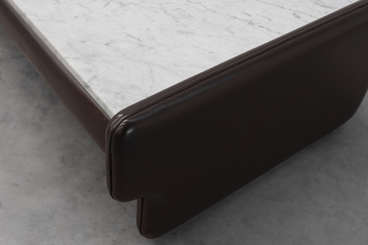 Table basse rectangulaire en cuir marron et marbre de Carrare, vers 1960-photo-3