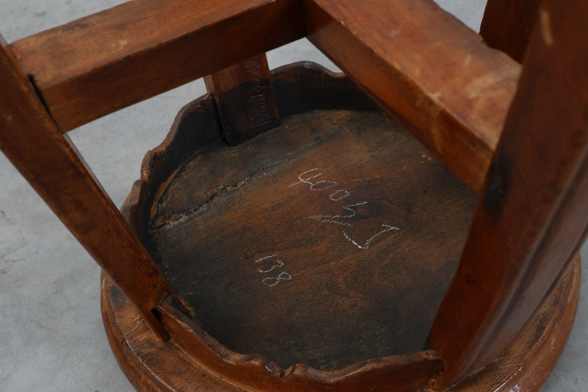 Tabouret rond ancien français en chêne avec une belle patine, vers 1850-photo-8