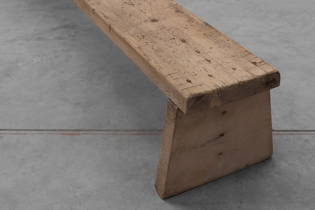 Banc bas rustique français en bois massif de style wabi wabi, vers 1880-photo-1