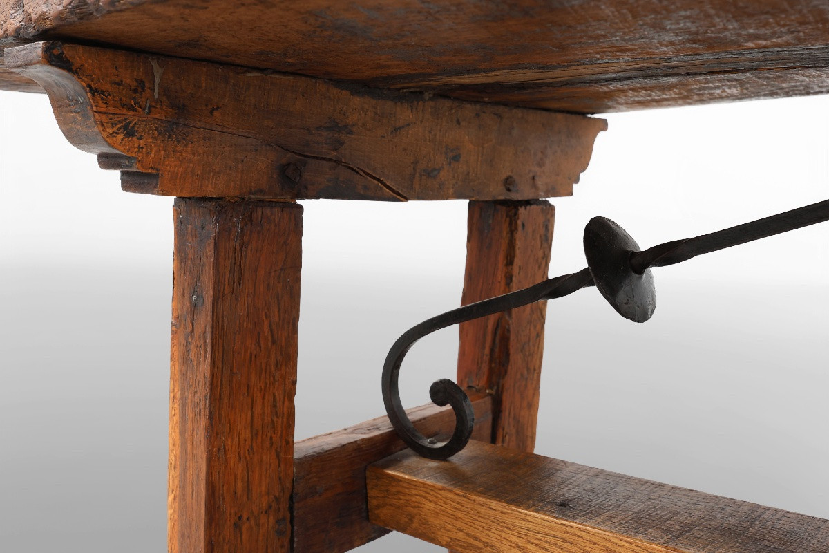 17th Century Spanish Brutalist Coffee Table In Wood And Wrought Iron-photo-4