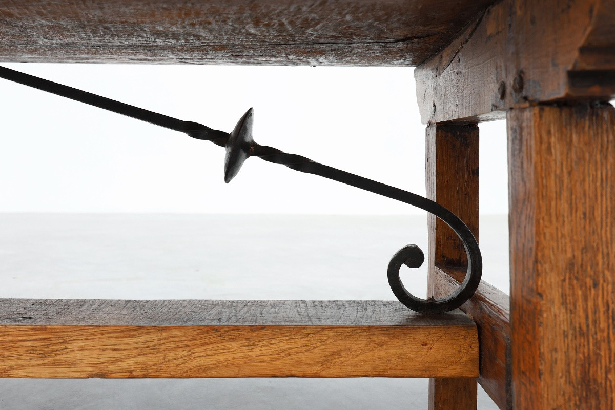 17th Century Spanish Brutalist Coffee Table In Wood And Wrought Iron-photo-8