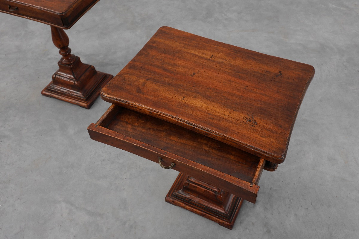 Pair Of 20th Century English George IV Style Bedside Tables-photo-2