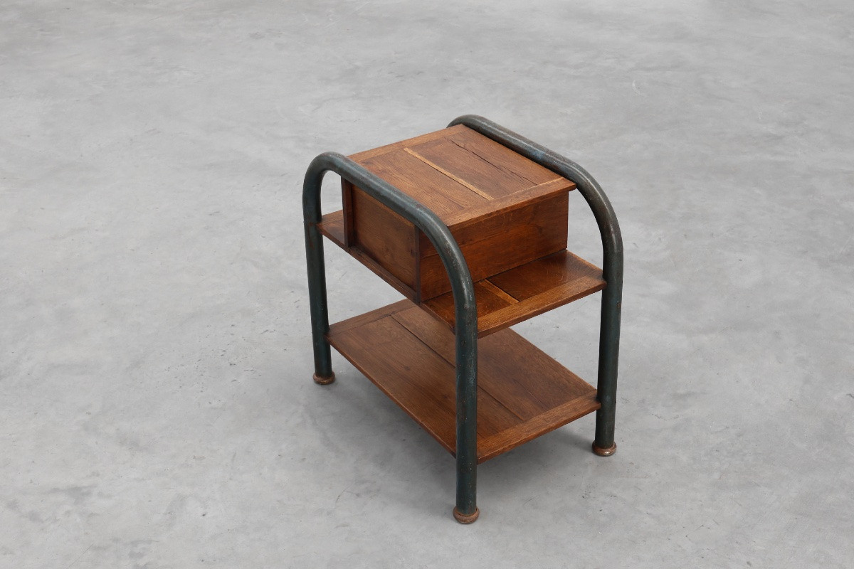 Table d'appoint ou table de chevet industrielle de style Bauhaus, Belgique vers 1910-photo-8