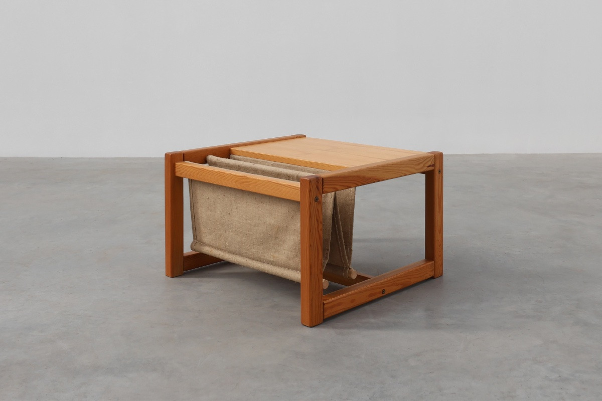 Table basse en pin et lin avec porte-revues par Karin Möbring, Suède, années 1970-photo-1