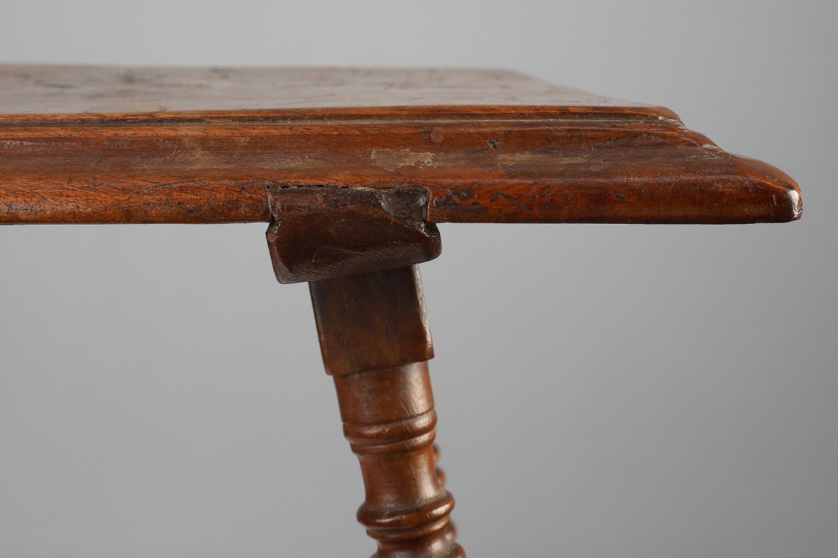 Antique Oak Side Table With Turned Legs And A Stretcher, Spain, 17th Century-photo-1