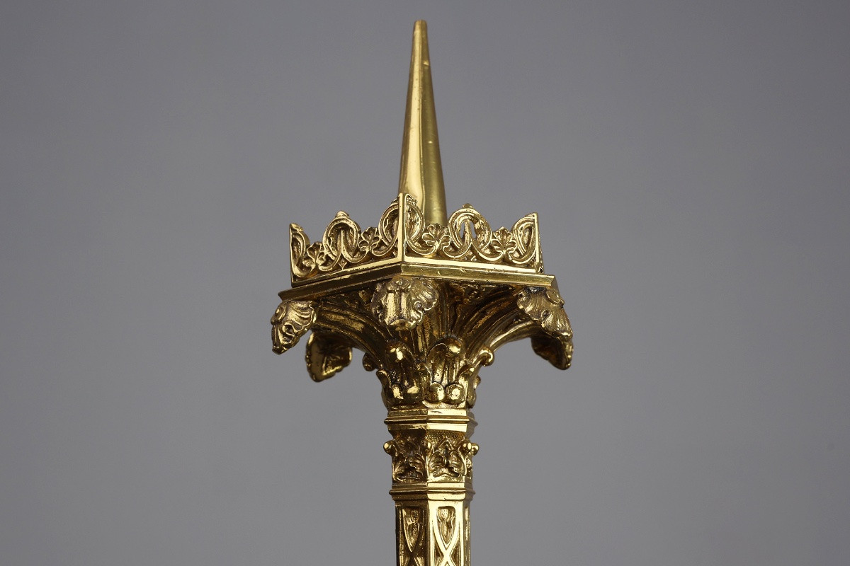 Neogotische koperen kerkkaarsenhouder, gestempeld “LL A Paris”, Frankrijk, ca. 1880-photo-4