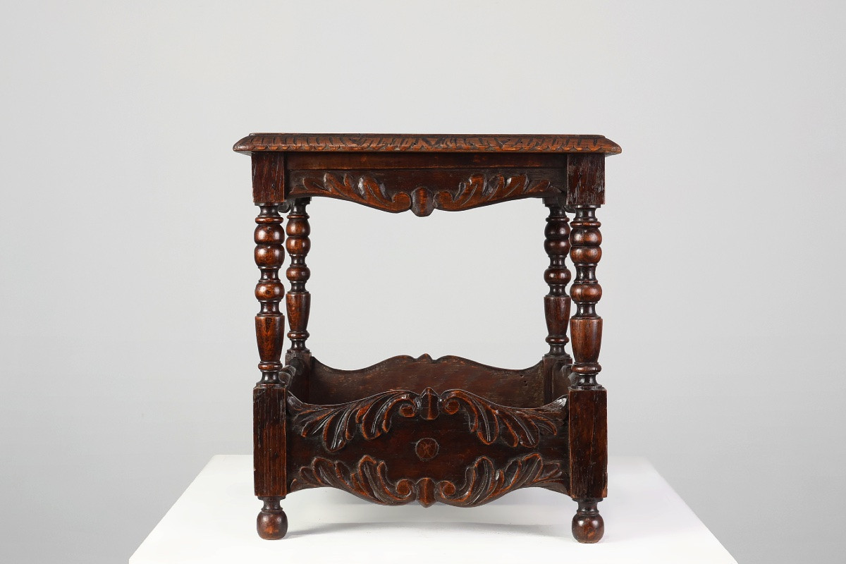 Table d'appoint carrée en chêne sculpté, Belgique, XVIIIe siècle-photo-3