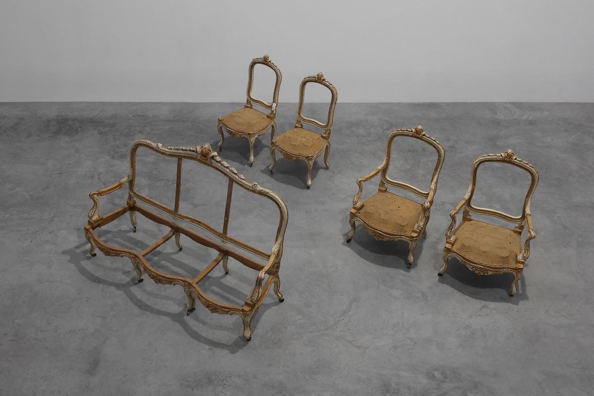 Suite Louis XV originale du début du XIXe siècle en bois sculpté, France-photo-1