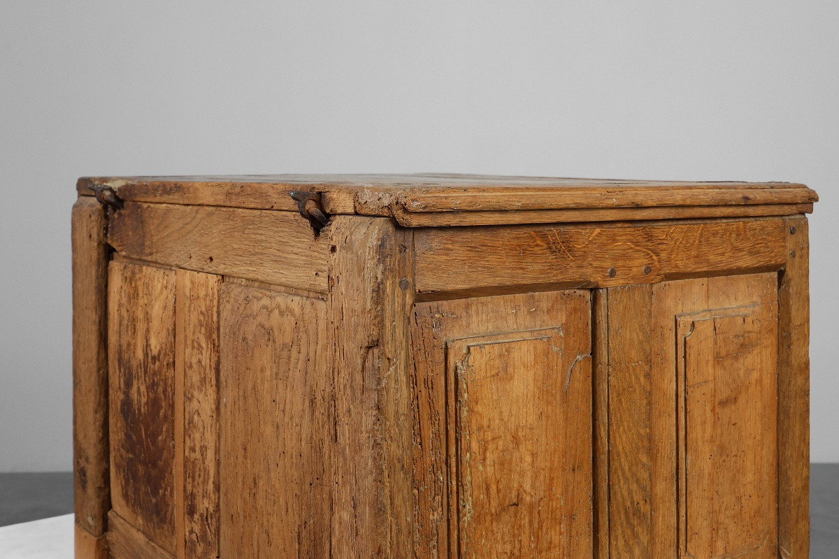 Rustic Oak Panelled Chest, France, 18th Century-photo-7