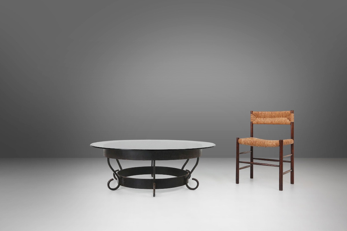 Table basse ronde rustique avec piètement en fer forgé et plateau en verre, France, années 1930-photo-2