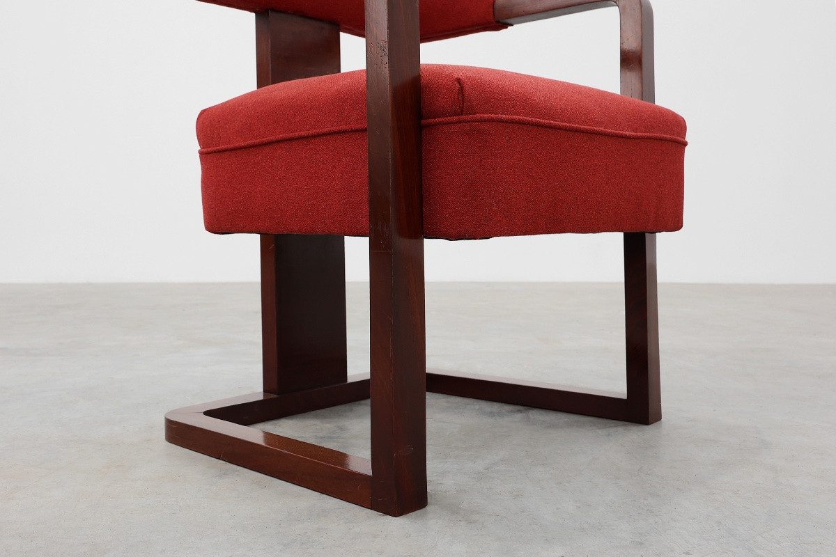 Fauteuil Art déco rouge retapissé, Belgique, vers 1920-photo-1