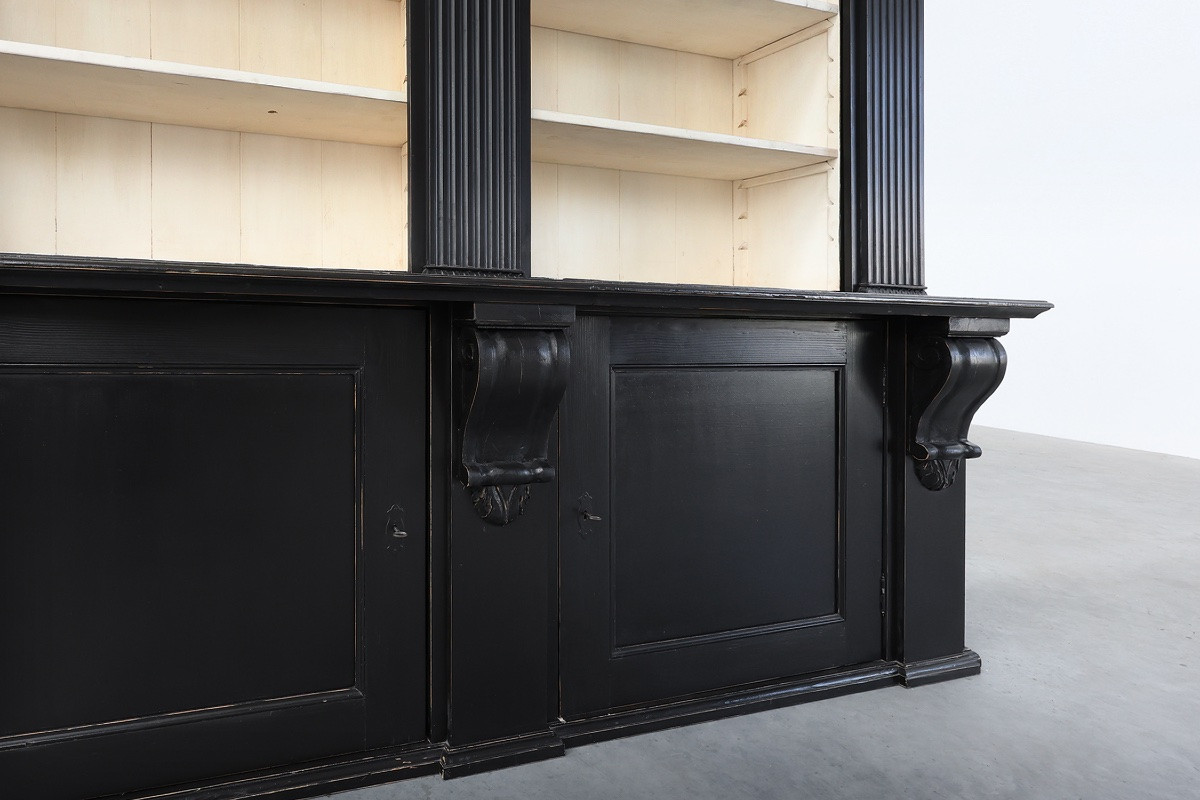 Armoire de bibliothèque haute noire du XXe siècle en MDF, UK-photo-2