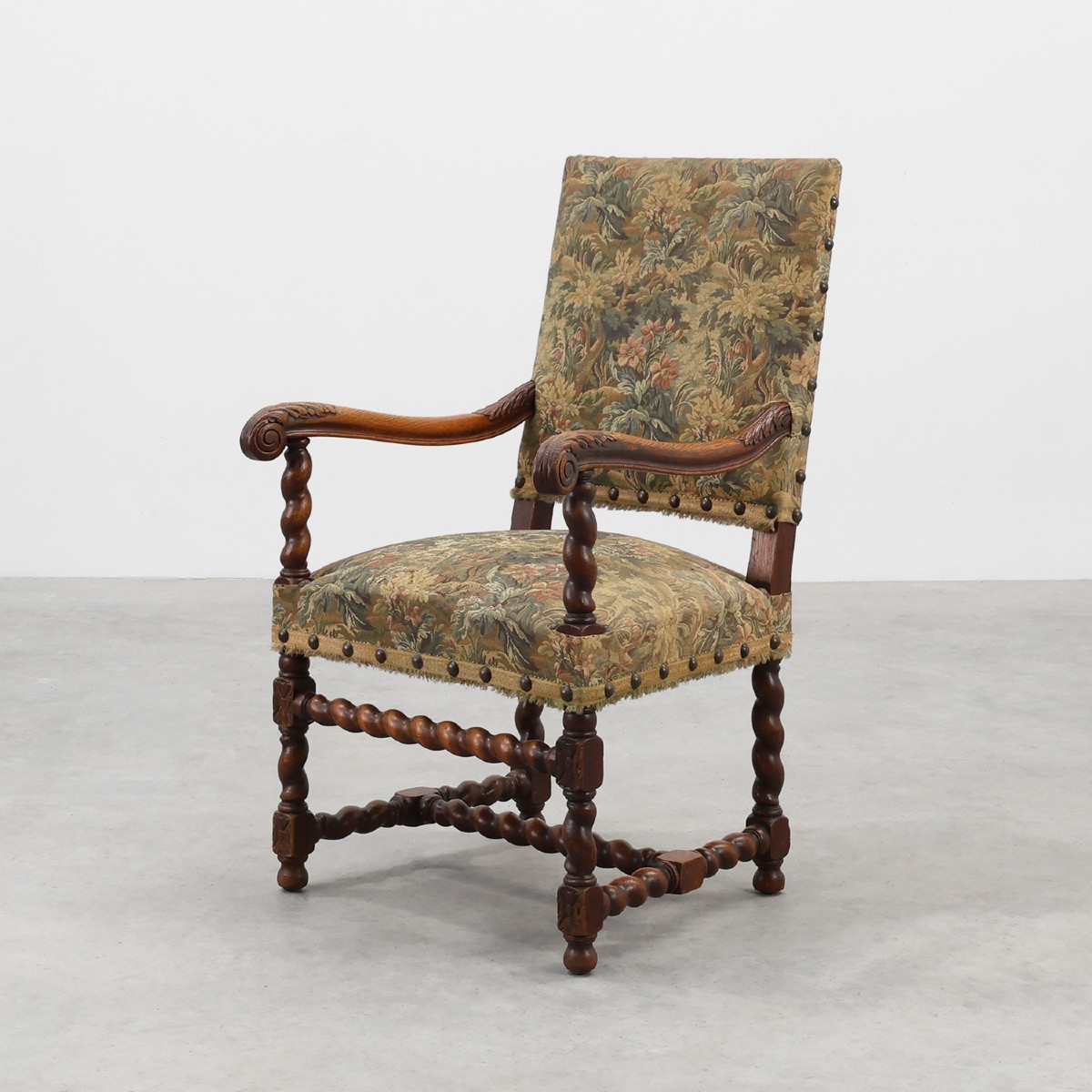 Antique Armchair In Walnut With Tapestry Upholstery, Uk 17th Century