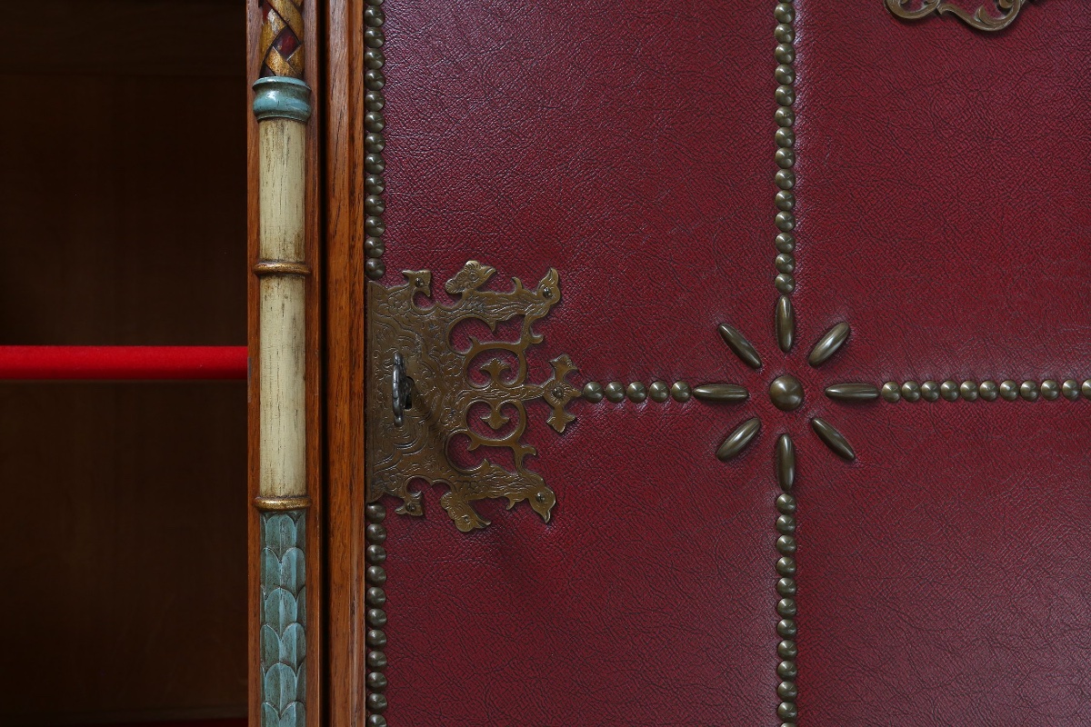 20th-century Baroque Carved Sideboard, Spain-photo-4