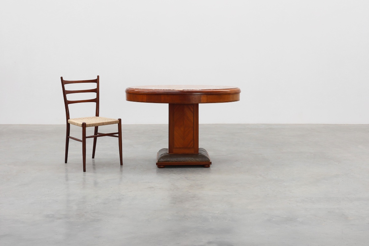 Table d'appoint ovale Art Déco en noyer avec plateau en marbre, par De Coene, Belgique-photo-2
