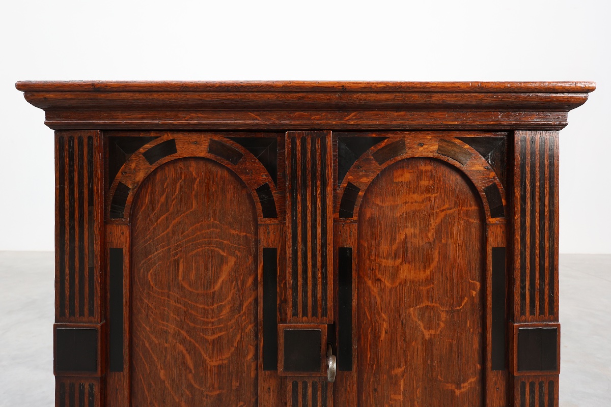 Petit cabinet Renaissance en chêne du XVIIe siècle, Pays-Bas-photo-3