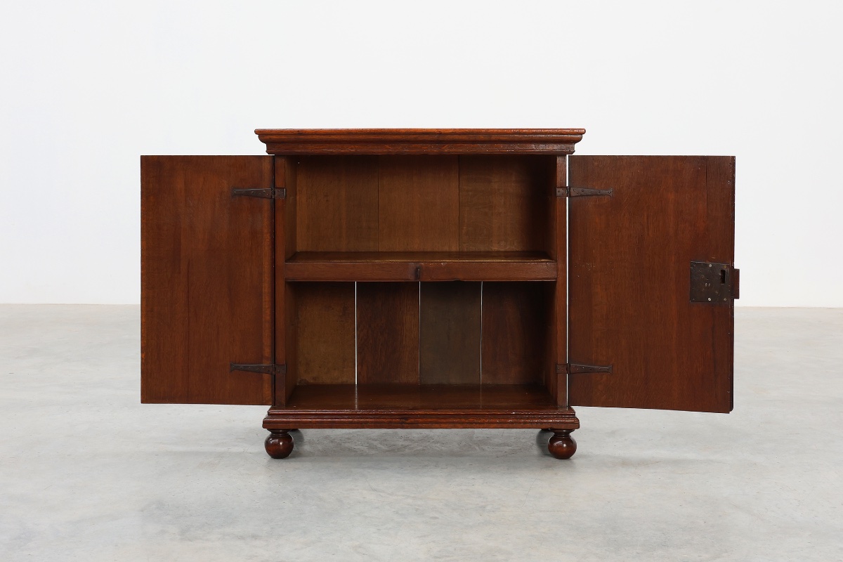 Petit cabinet Renaissance en chêne du XVIIe siècle, Pays-Bas-photo-4