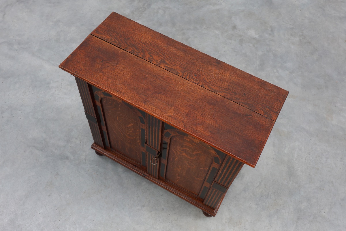 Petit cabinet Renaissance en chêne du XVIIe siècle, Pays-Bas-photo-8