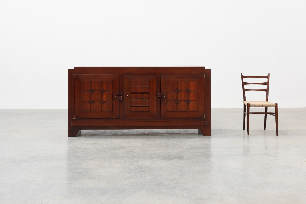Buffet Art Déco en chêne sculpté à motifs géométriques, par Charles Dudouyt, France, vers 1940-photo-2