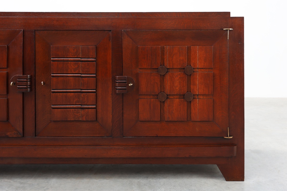 Buffet Art Déco en chêne sculpté à motifs géométriques, par Charles Dudouyt, France, vers 1940-photo-5
