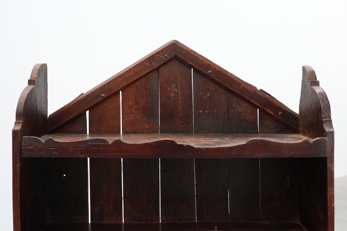 Cabinet en châtaignier à pignon, style Art populaire français du XVIIe siècle-photo-4