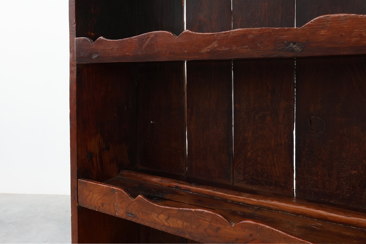 Cabinet en châtaignier à pignon, style Art populaire français du XVIIe siècle-photo-7