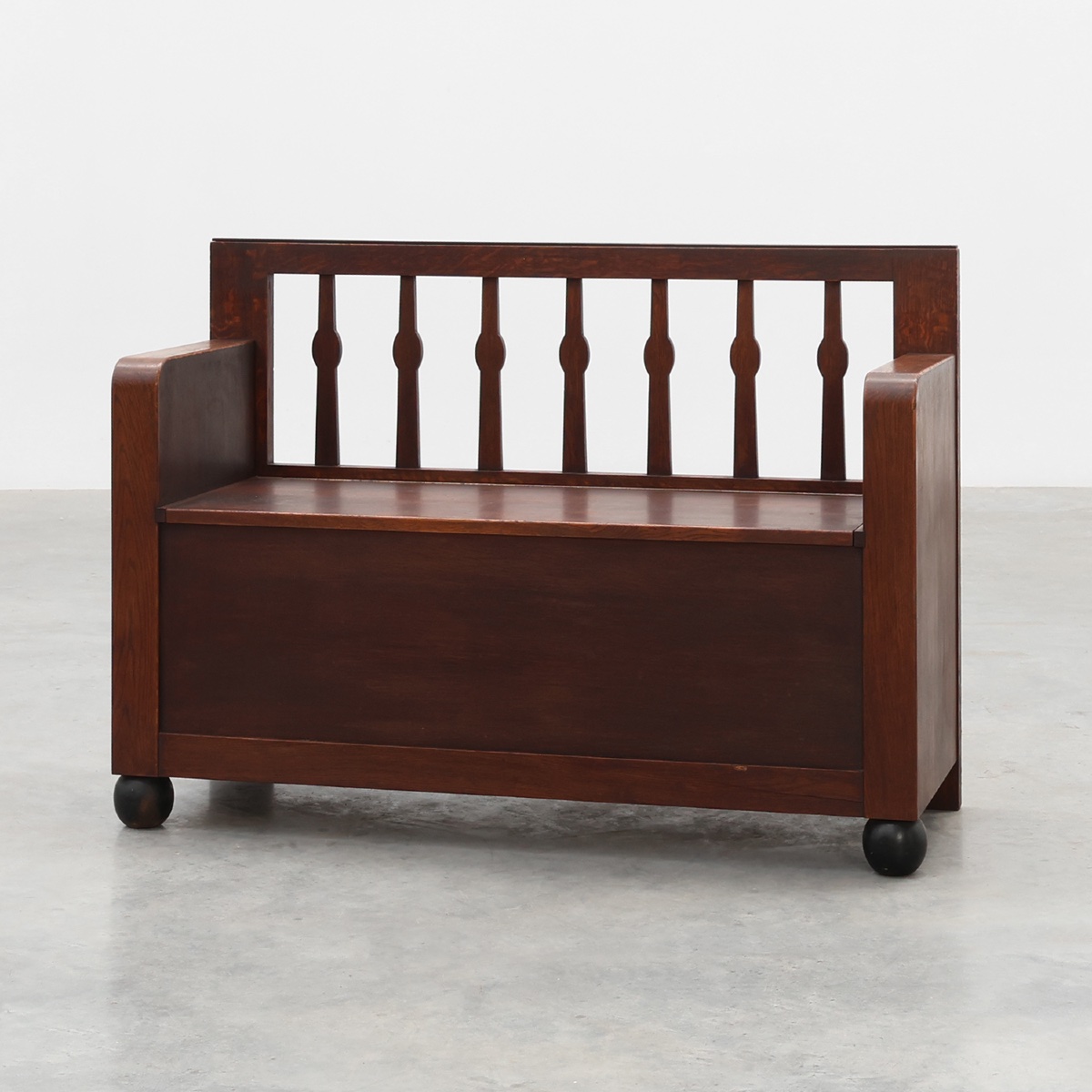 Banc Art Déco moderniste avec assise coffre relevable en chêne massif, Belgique, années 1920