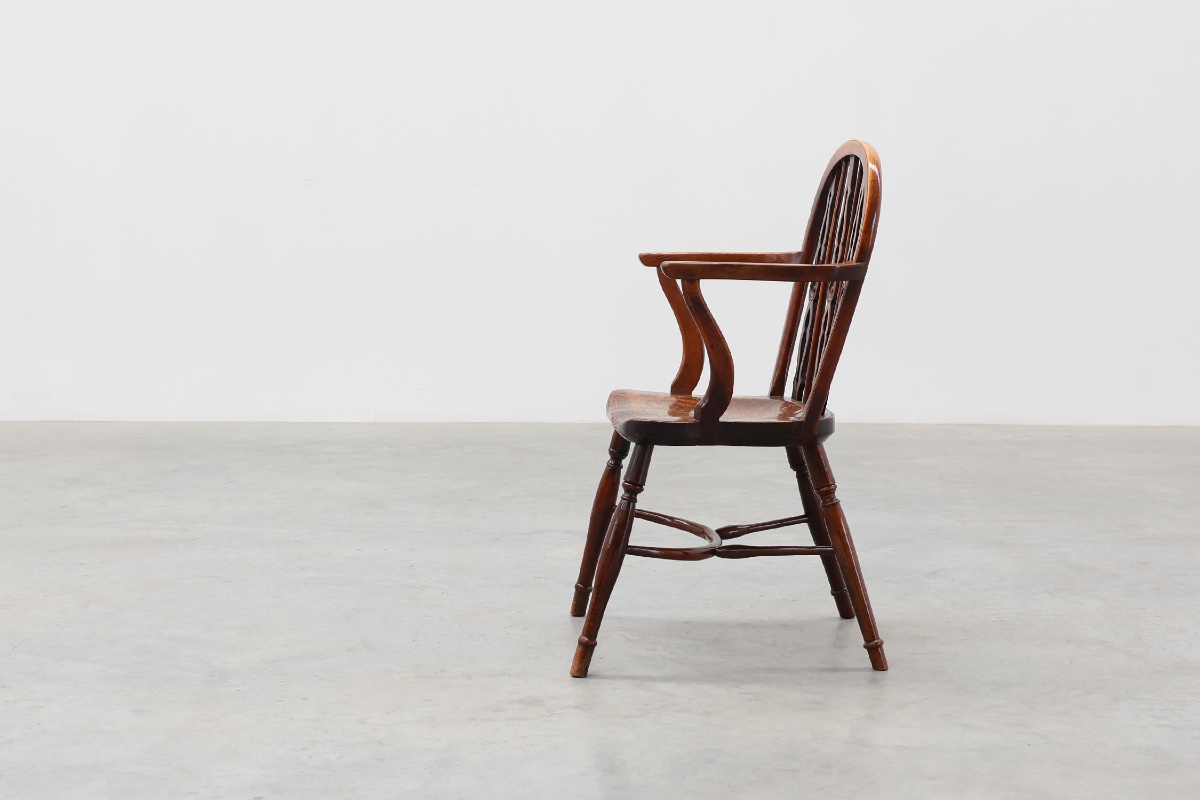 Fauteuil Windsor anglais avec assise en chêne et dossier à fuseaux, XIXe siècle-photo-1