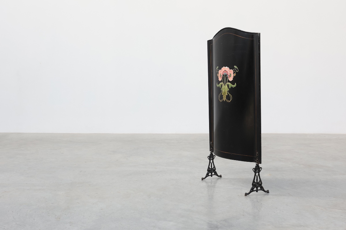 Art nouveau Black Lacquer Fire Screen With Hand‑painted Floral Motif, France, ca . 1910-photo-3