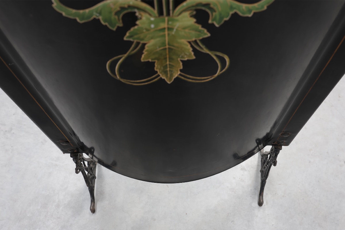 Art nouveau Black Lacquer Fire Screen With Hand‑painted Floral Motif, France, ca . 1910-photo-5