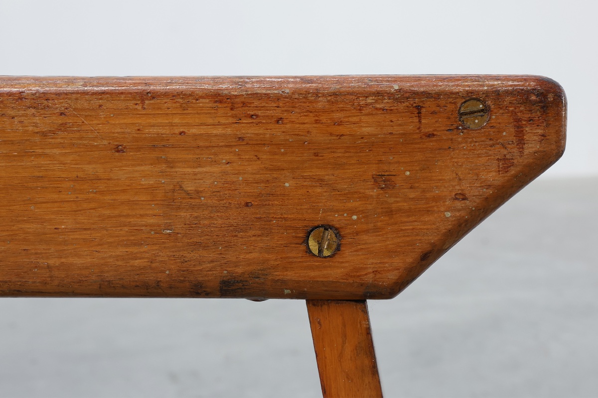 Tabouret rustique en pin à pieds ajourés, Suède, vers 1920-photo-3