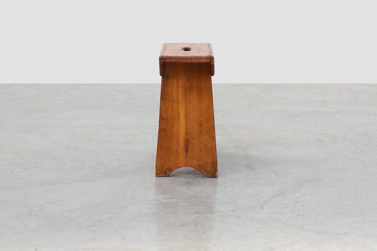 Tabouret rustique en pin à pieds ajourés, Suède, vers 1920-photo-4