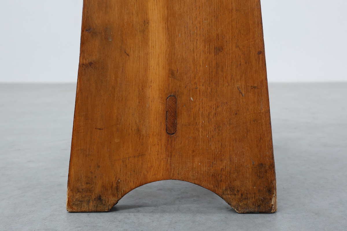 Tabouret rustique en pin à pieds ajourés, Suède, vers 1920-photo-5