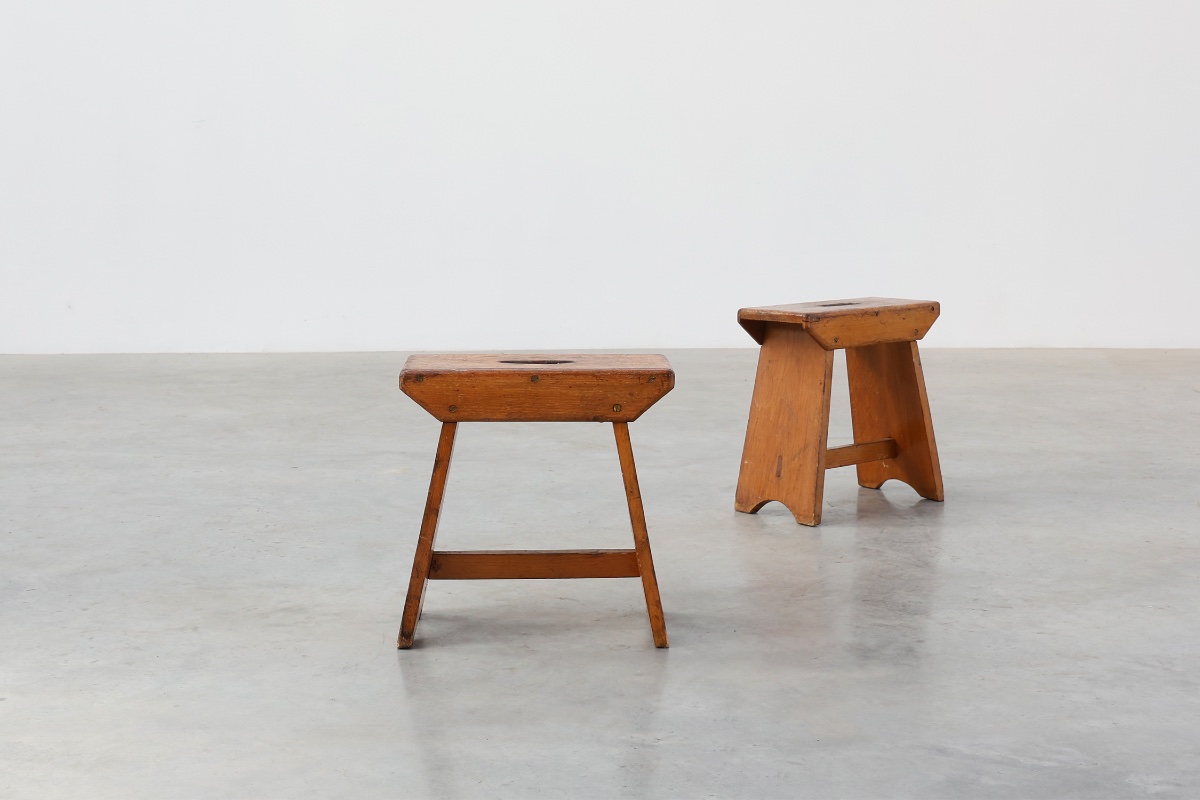 Tabouret rustique en pin à pieds ajourés, Suède, vers 1920-photo-8