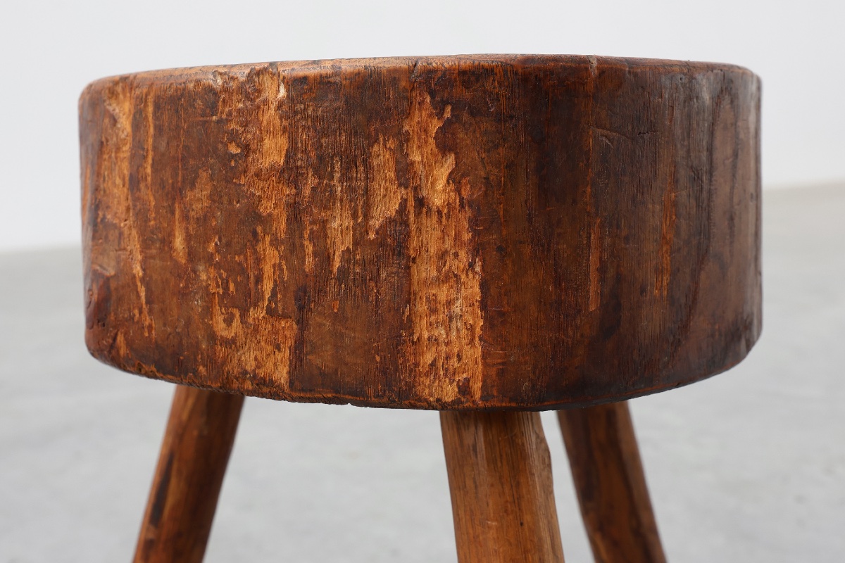 Tabouret trépied rustique en chêne avec assise ronde en bois massif, France, vers 1920-photo-2
