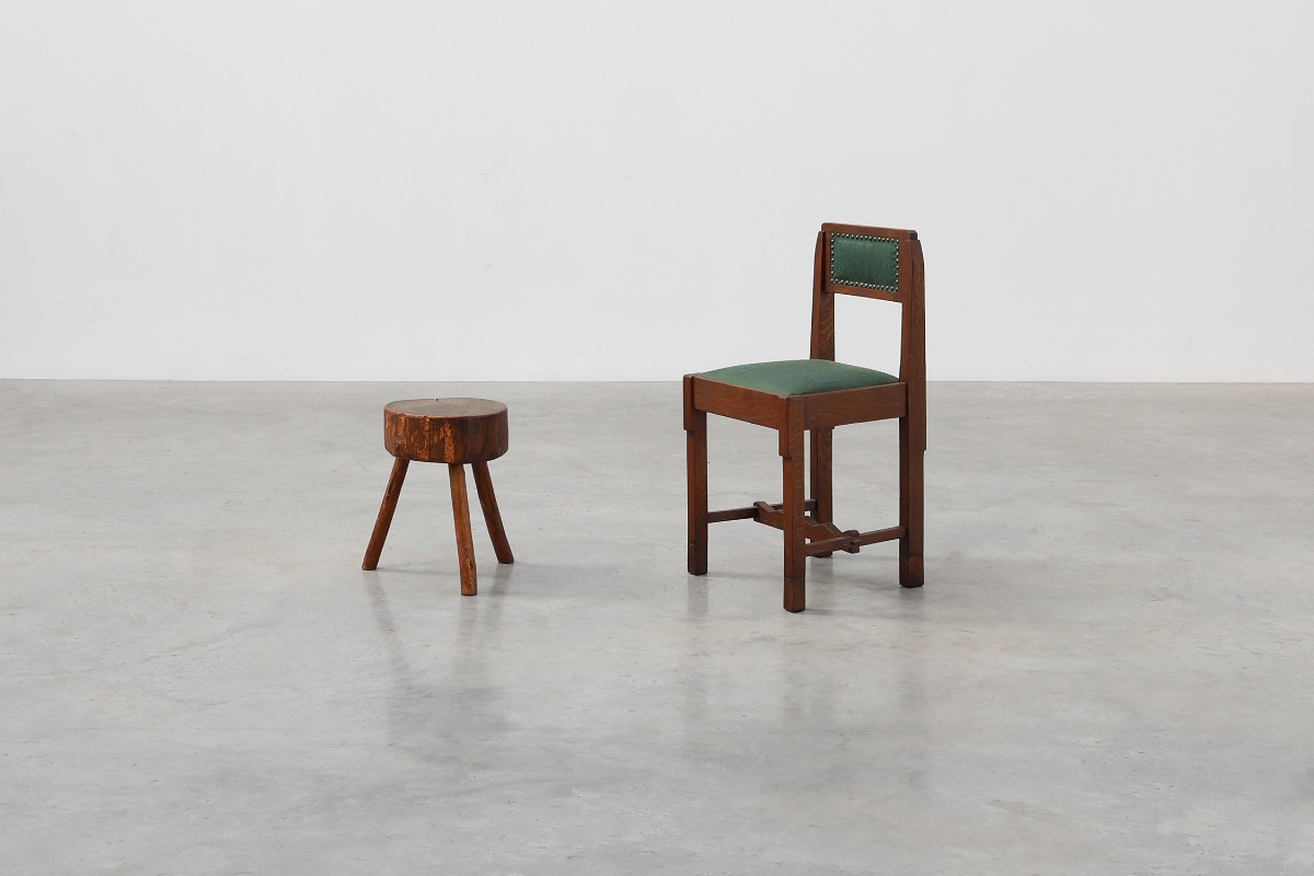 Tabouret trépied rustique en chêne avec assise ronde en bois massif, France, vers 1920-photo-3