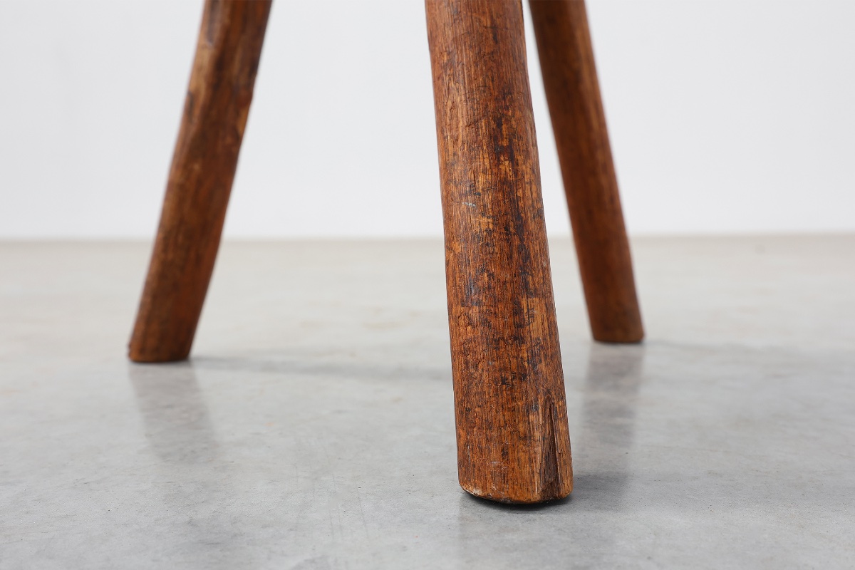 Tabouret trépied rustique en chêne avec assise ronde en bois massif, France, vers 1920-photo-4