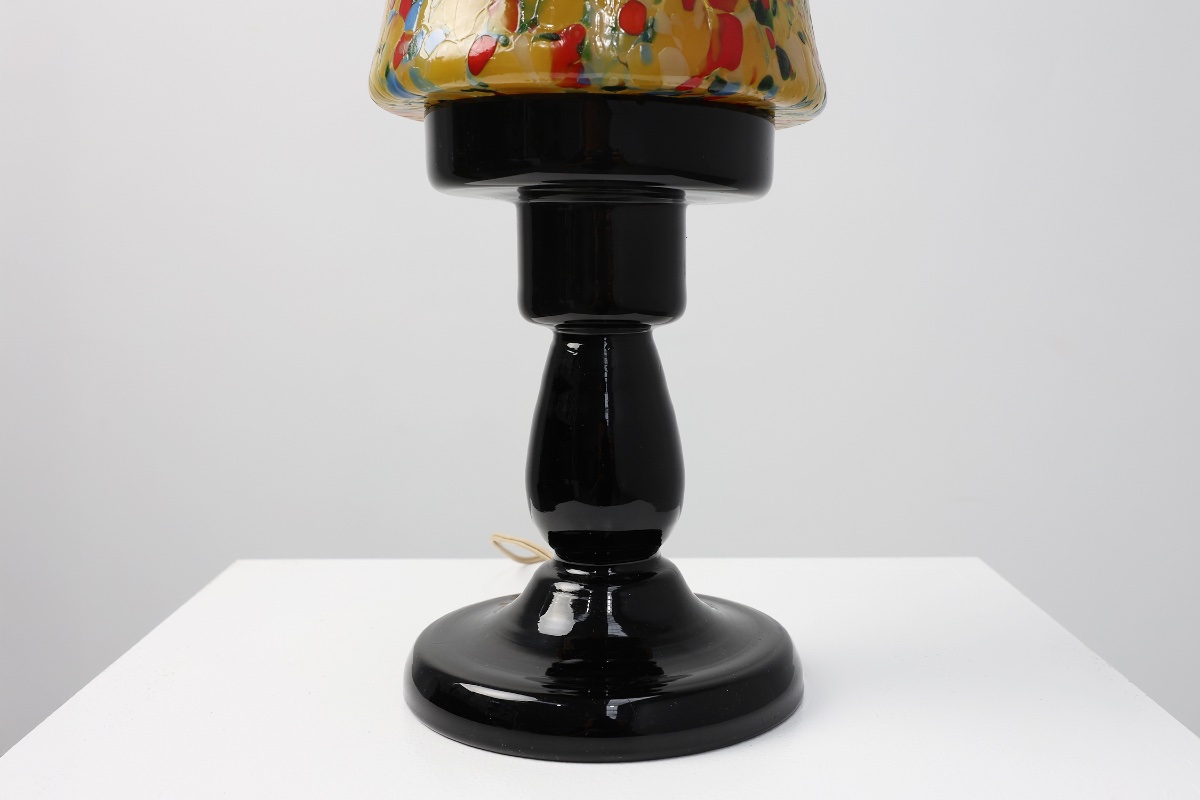 French Art Deco Table Lamp With Multicolored Spatter Glass Shade And Black Glass Base, 1920s-photo-4