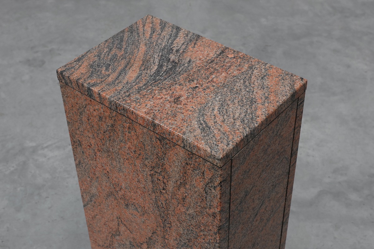Socle rectangulaire en granit rouge, Belgique, XXe siècle-photo-4