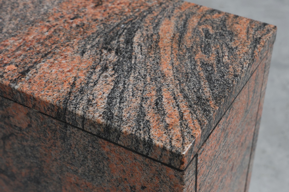 Socle rectangulaire en granit rouge, Belgique, XXe siècle-photo-8