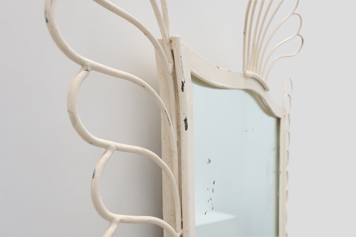 French White Lacquered Metal Mirror With Looped Wire Frame And Fan Crest, 1950s-photo-3