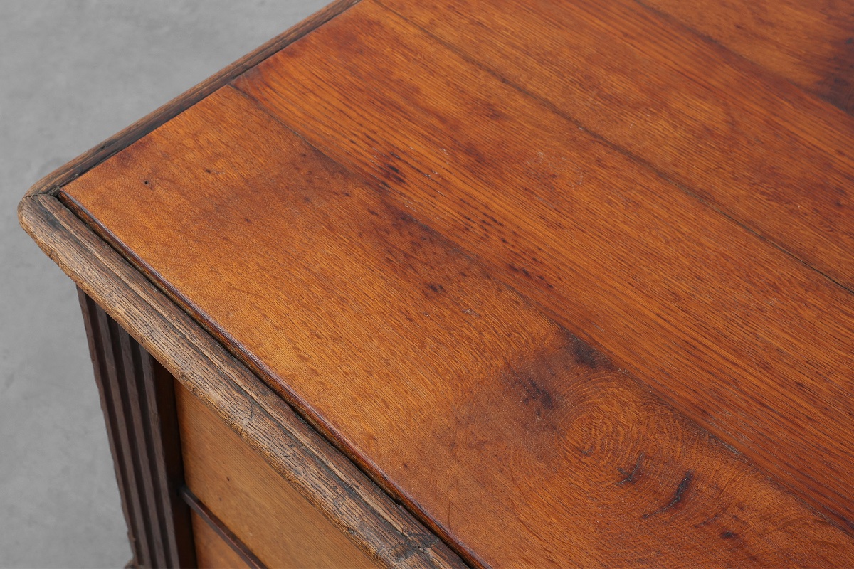 French Louis XVI Oak Commode With Fluted Corner Posts And Brass Handles, Circa 1800-photo-3