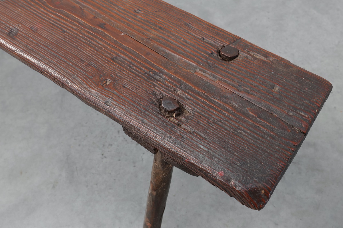 Banc rustique français en bois à pieds évasés, XIXe siècle-photo-2