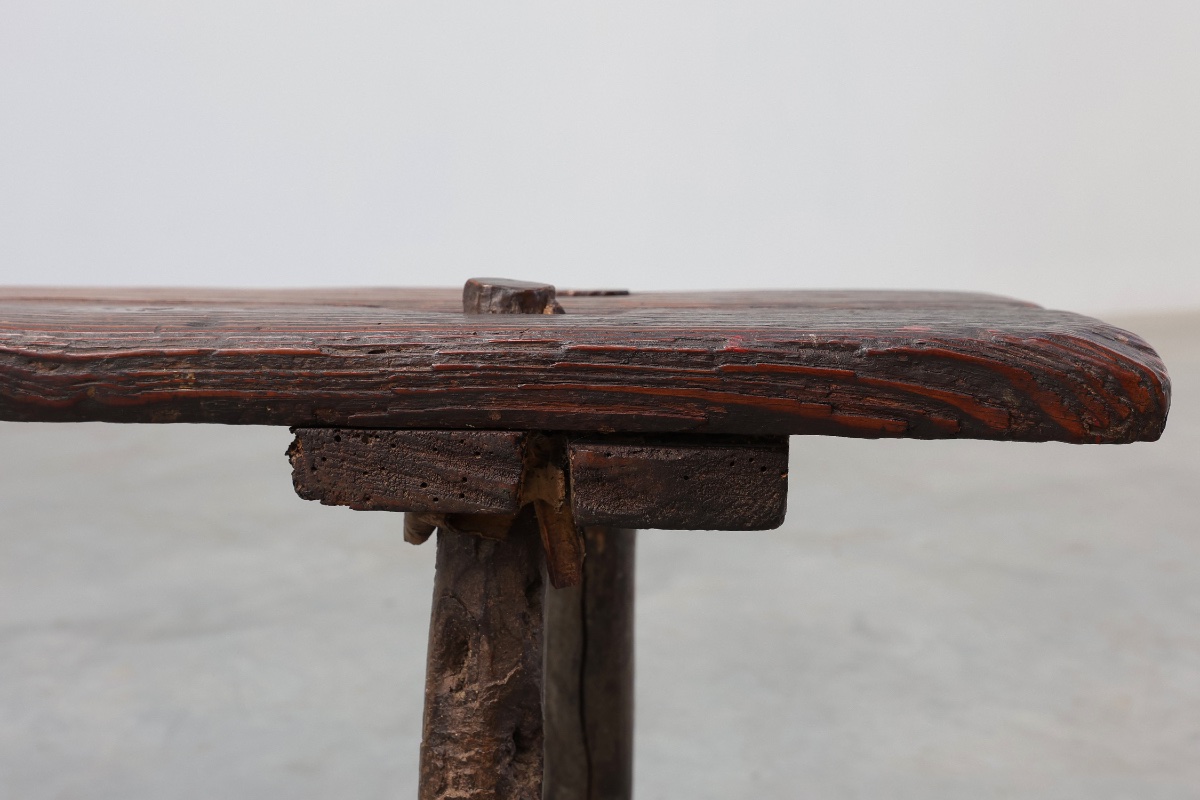 Banc rustique français en bois à pieds évasés, XIXe siècle-photo-4