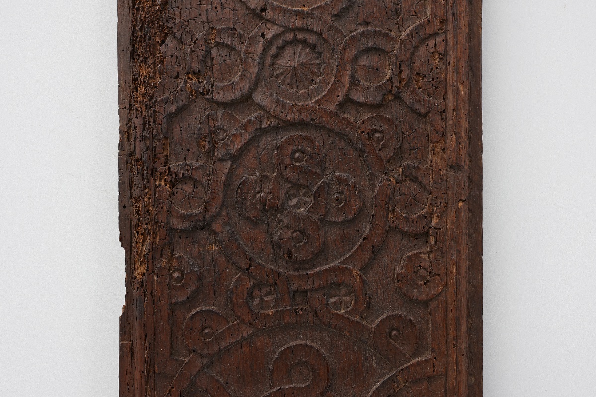 16th Century Gothic Wood Panel From France With Geometric Ornament-photo-1