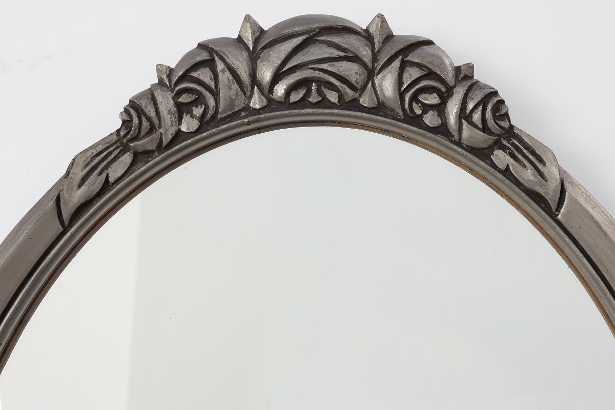 Miroir ovale Art Déco français, années 1920, orné de roses sculptées et d'un cadre argenté.-photo-3