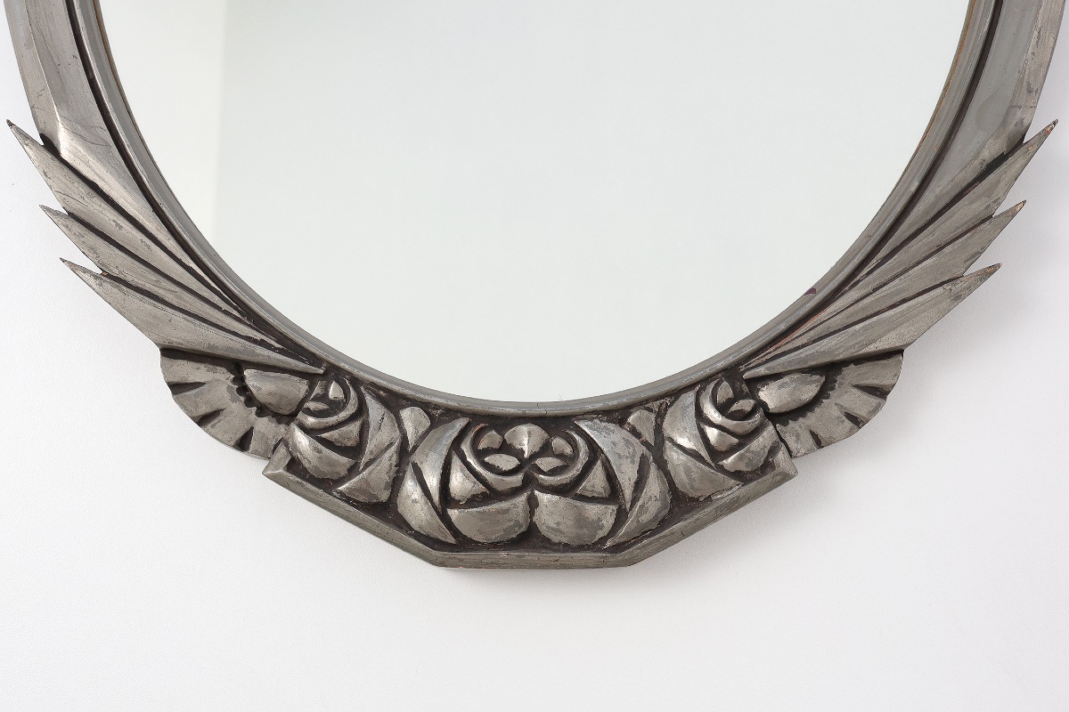 Miroir ovale Art Déco français, années 1920, orné de roses sculptées et d'un cadre argenté.-photo-4