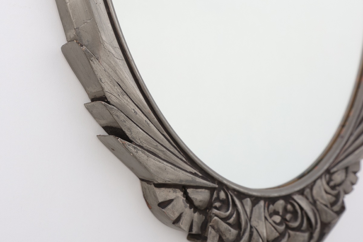 Miroir ovale Art Déco français, années 1920, orné de roses sculptées et d'un cadre argenté.-photo-2