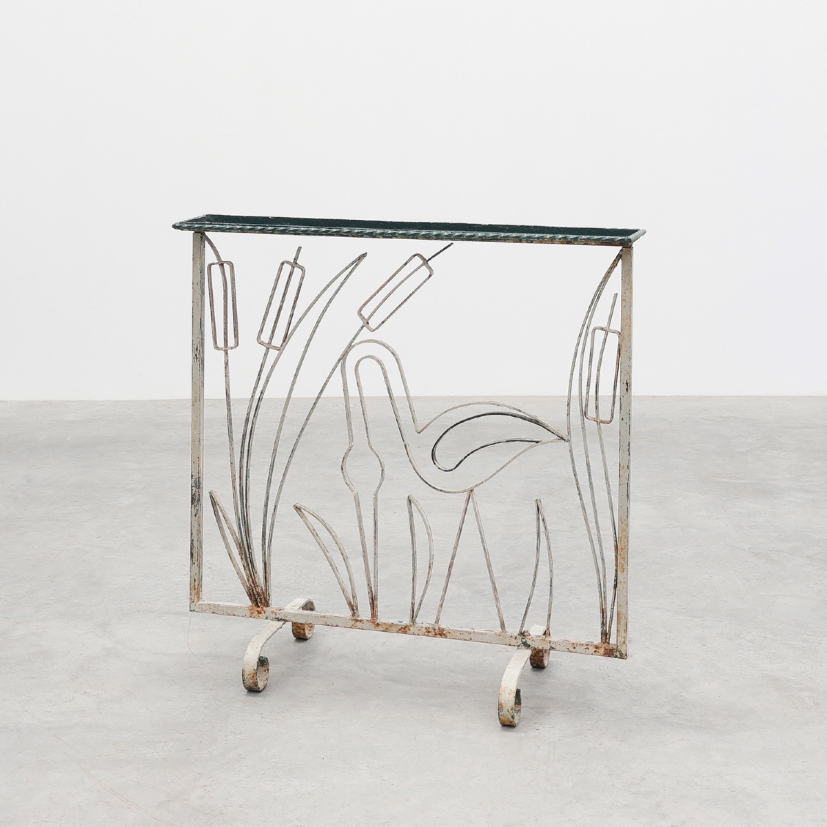 Porte-plantes Art Déco en fer forgé orné d'un héron et de joncs, France, vers 1920